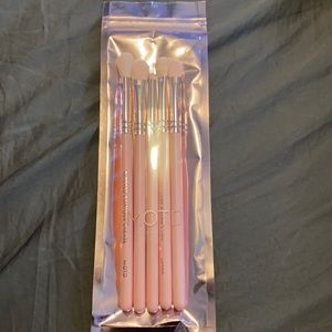 Eye/contour brushes
